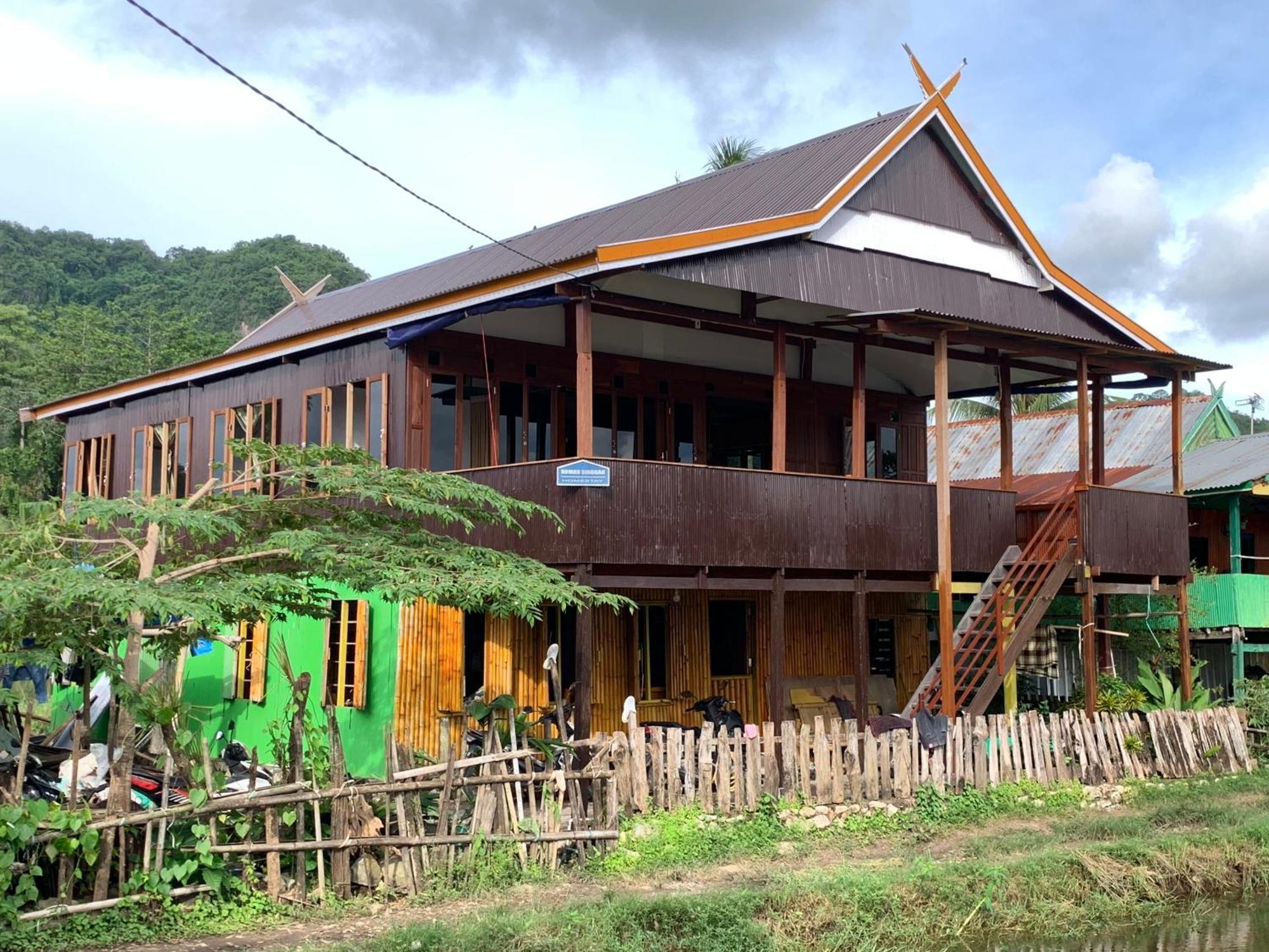 Nasrul House Homestay For Backpackers Maros Exteriör bild