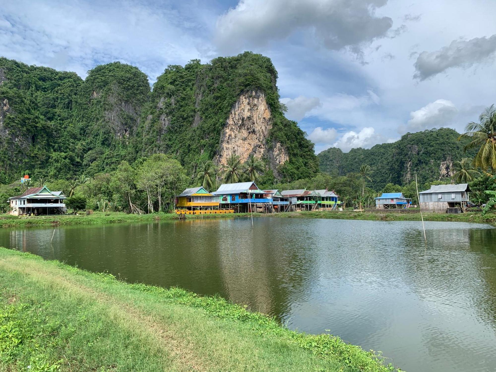 Nasrul House Homestay For Backpackers Maros Exteriör bild